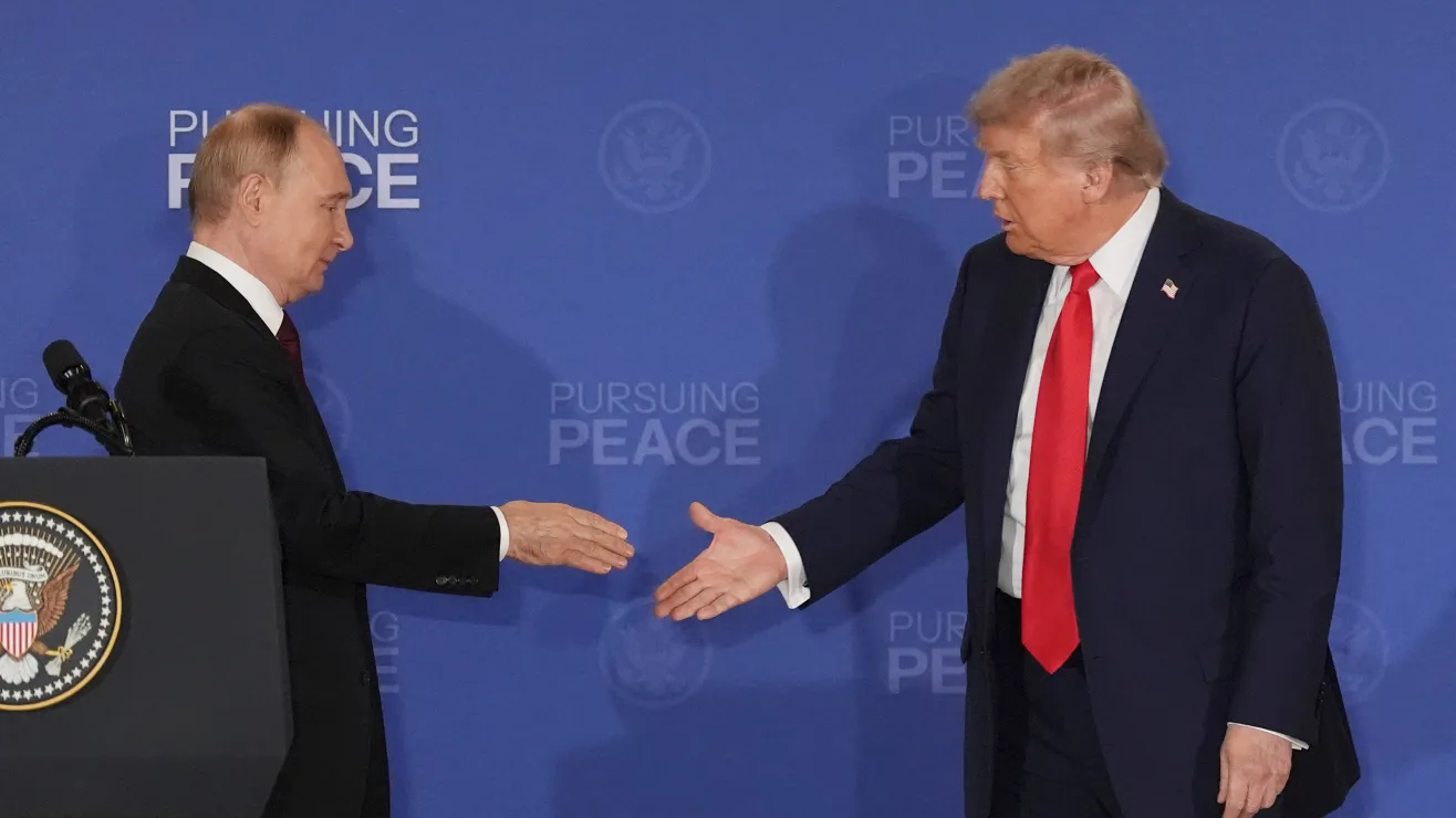 Cálida bienvenida de Trump a Putin preocupa a Ucrania ante escasas esperanzas de paz