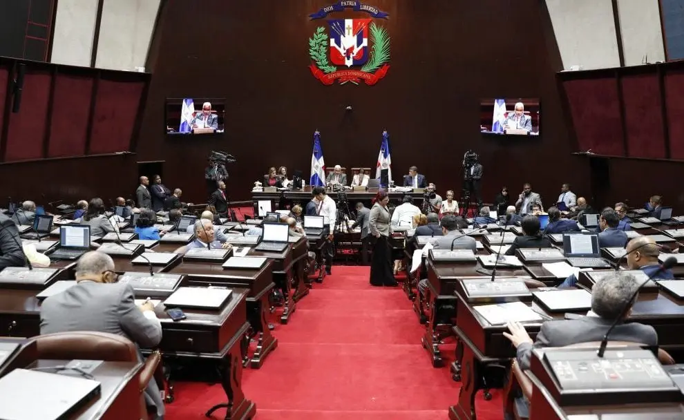 Cámara de Diputados autoriza colocación de bonos por RD$401 mil millones para cubrir déficit fiscal