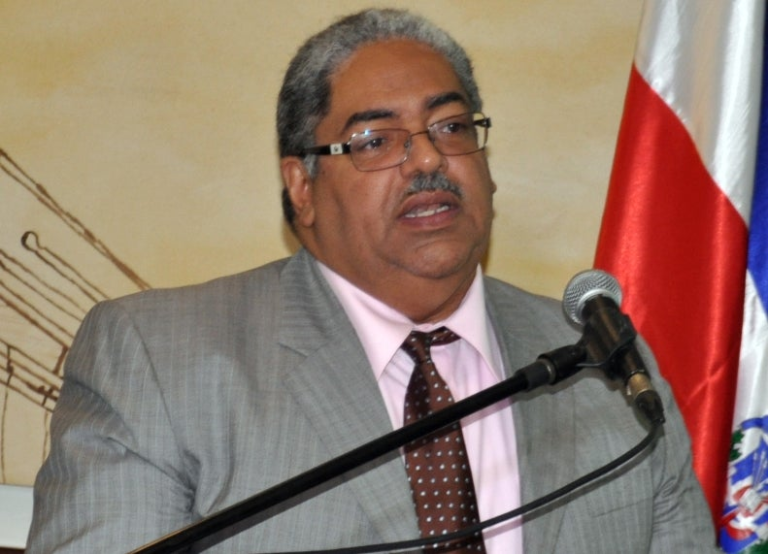 Rosa Chupany urge a «repensar» la atención primaria y propone integrar a ONGs para fortalecer el sistema