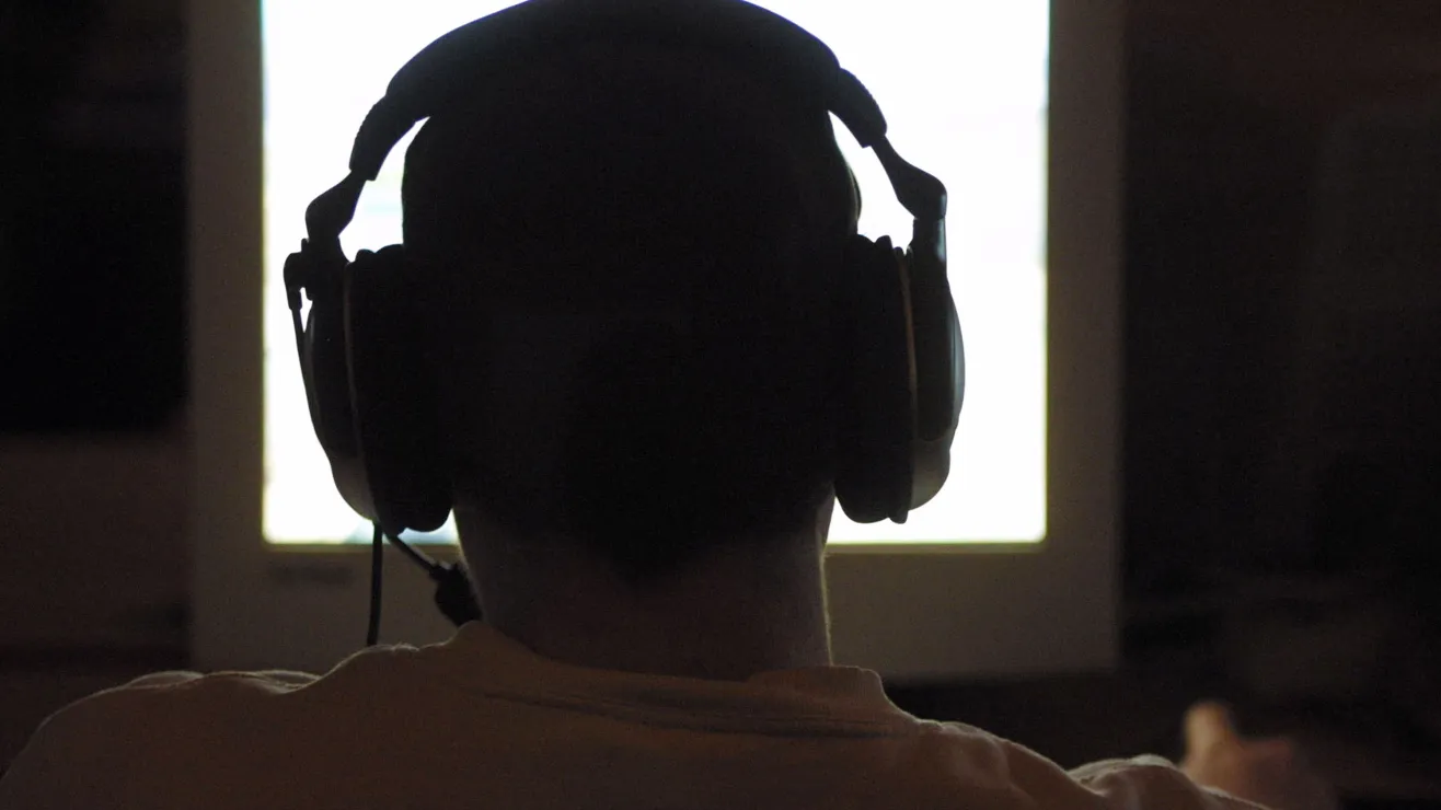 Dos ex guardias de prisión sentenciados por pornografía infantil en Nueva York