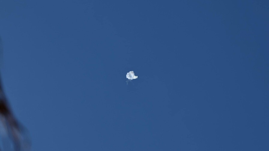 Irán ataca con misiles bases estadounidenses en Catar y otros países del Golfo