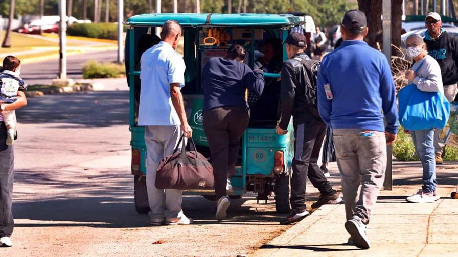 Sin petróleo, sin vuelos y con un peso en mínimos: Cuba cruje bajo la presión EE.UU.