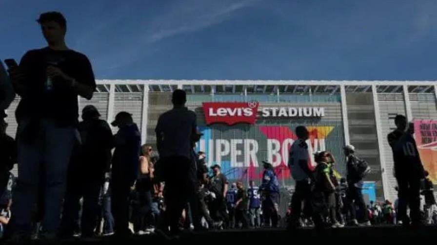 El Super Bowl arranca con duelo Patriots-Seahawks y show de Bad Bunny