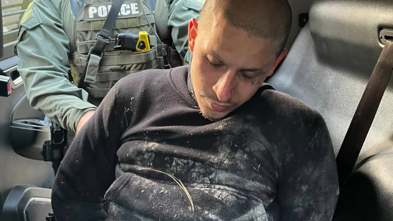 Arrestan a exconvicto hispano acusado de matar a dos personas cerca del torneo The Players en Florida