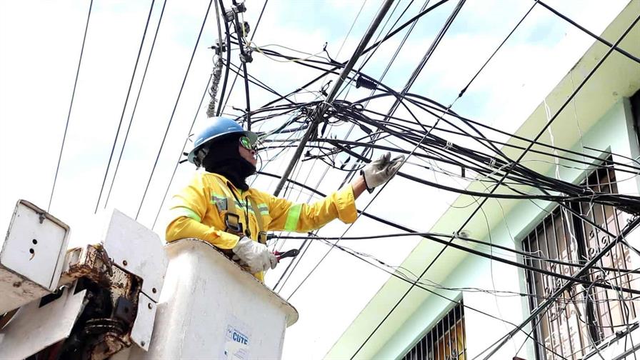 Las distribuidoras de electricidad no logran ver luz al final del túnel; aumentan las pérdidas