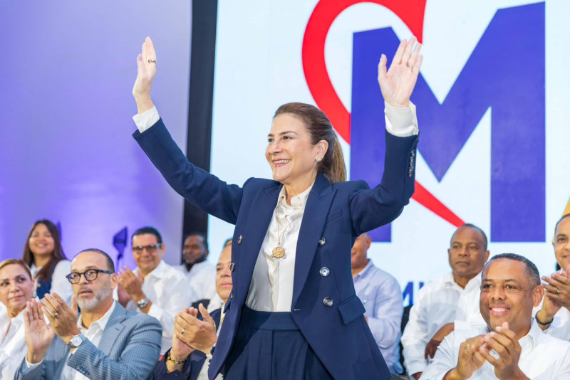 Carolina continĆŗa ruta de ārendición de cuentasā para promover sus aspiraciones presidenciales