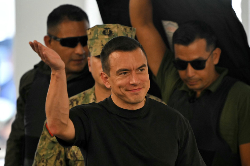 Noboa permitirá la presencia de militares extranjeros