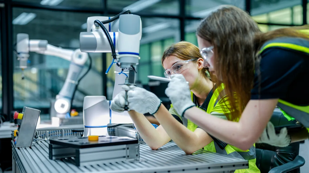 Los nuevos empleos en fábricas de chips pagan hasta $77,000 al año