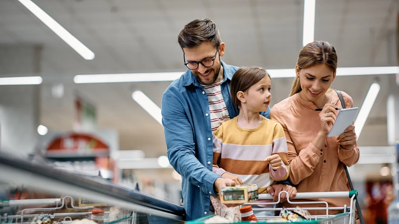 Cinco gastos que ya cuestan más de $10,000 al año a las familias con niños en EE.UU.
