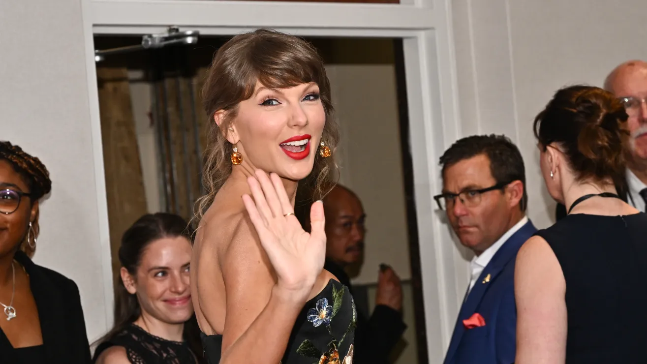 Taylor Swift lidera las listas con āI Knew It, I Knew Youā, su canción para āToy Story 5ā