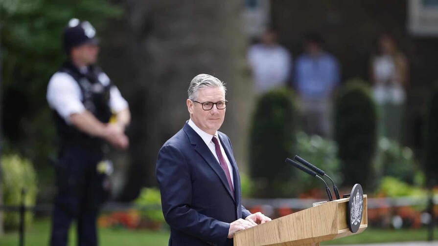 Los escándalos, renuncias y decisiones polémicas que precipitaron la caída de Keir Starmer