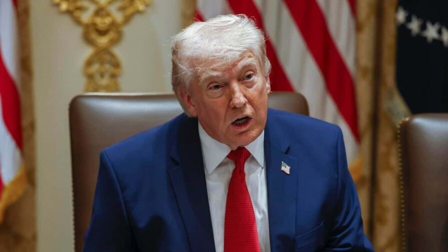 Trump condiciona la firma de nueva ley de vivienda a la aprobación de su reforma electoral