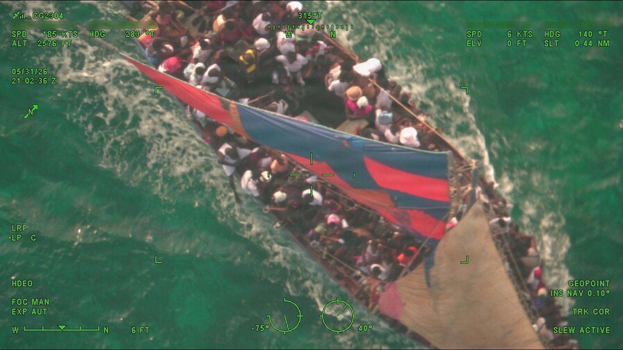 EE.UU. intercepta un barco con 240 migrantes haitianos cerca de las Islas Turcas y Caicos