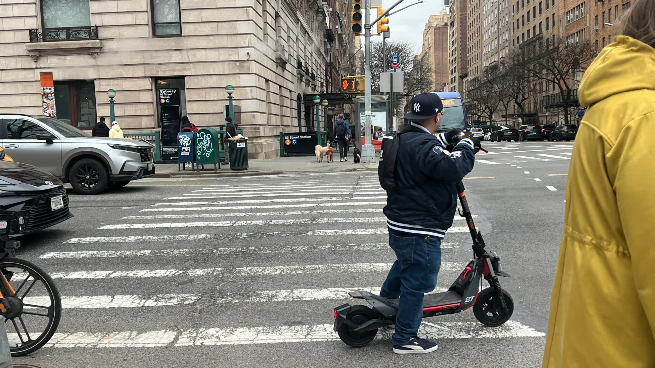 Dos conductores de scooter murieron al chocar en Nueva York en dĆas seguidos a plena luz