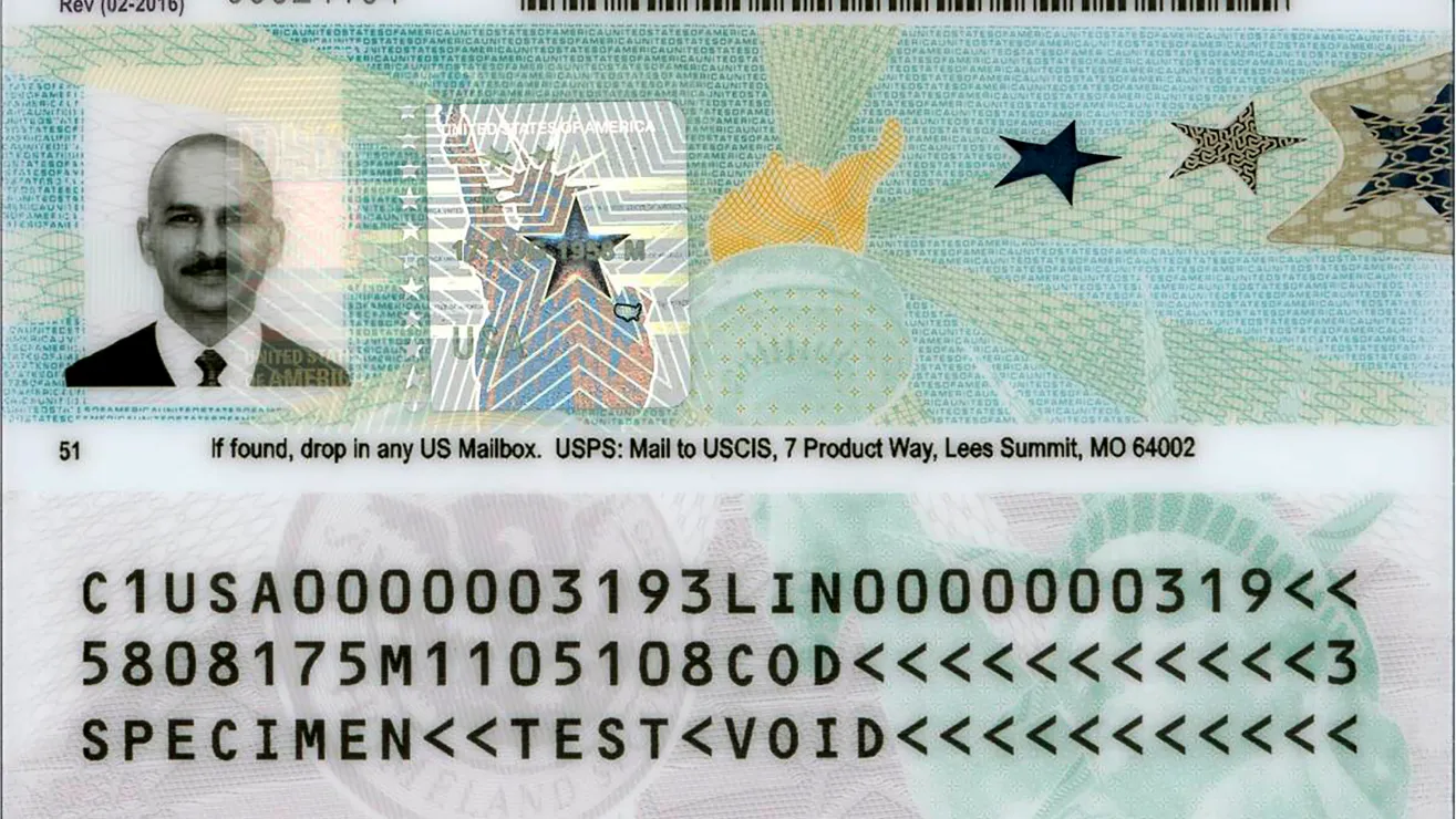 āCruelā decisión de Trump de limitar āgreen cardsā por carga pĆŗblica agravarĆ” la salud y la economĆa de familias
