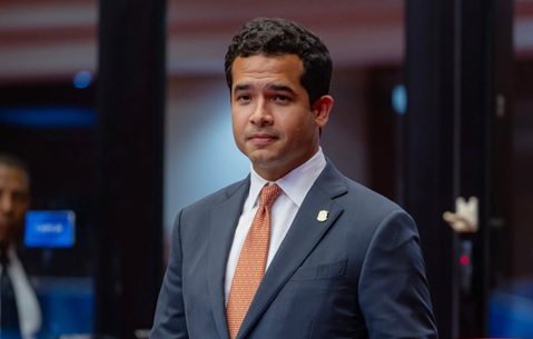 Omar FernƔndez cuestiona avances de la reforma policial