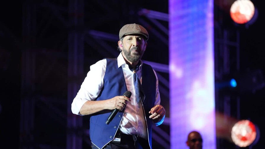 Juan Luis Guerra hace vibrar a Sevilla con 18,000 fanáticos