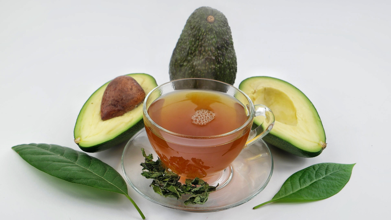 Infusión de hojas de aguacate: por qué nunca deberías hervirlas (y para qué sirve)