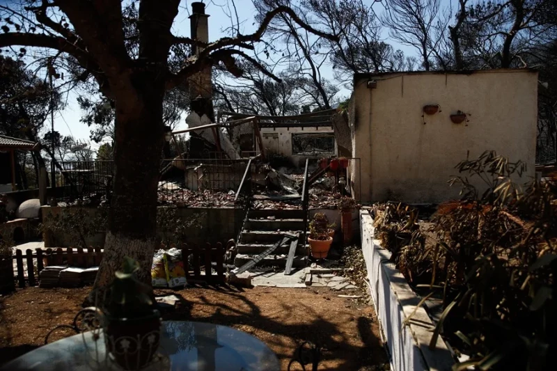 Detienen a 33 personas presuntamente por haber provocado incendios en Grecia