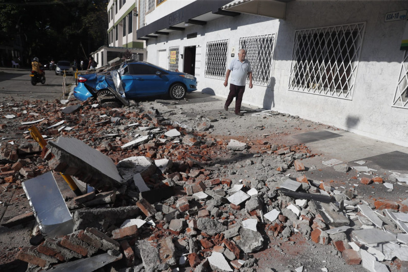 Aumenta a 169 la cifra de muertos por el terremoto en Colombia