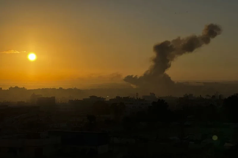 Israel bombardea una planta desalinizadora y dos casas en la Franja asesinando a una persona