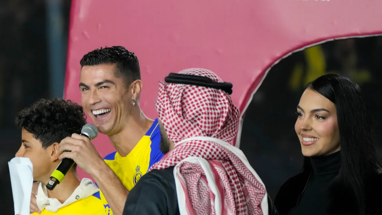 Cristiano Ronaldo le deja algo claro a Georgina Rodríguez tras las críticas sobre su cuerpo: “Es normal que te envidien”