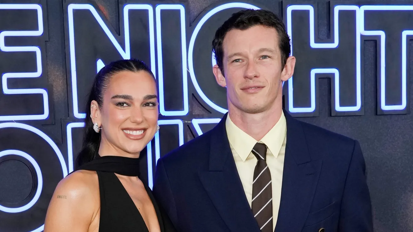 Dua Lipa y Callum Turner viven temporalmente en Nueva York por proyectos profesionales