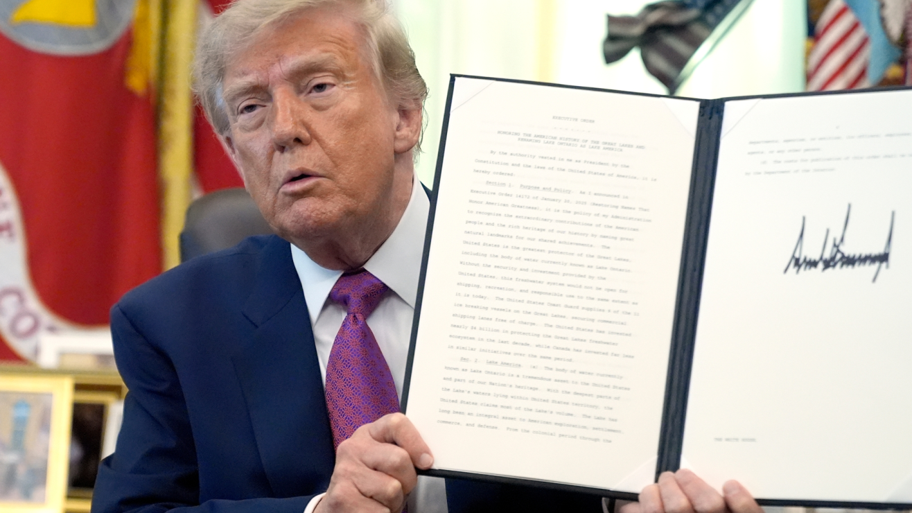 Trump acusa a Kathy Hochul de estar a favor de Canadá por rechazar el nombre Lago América