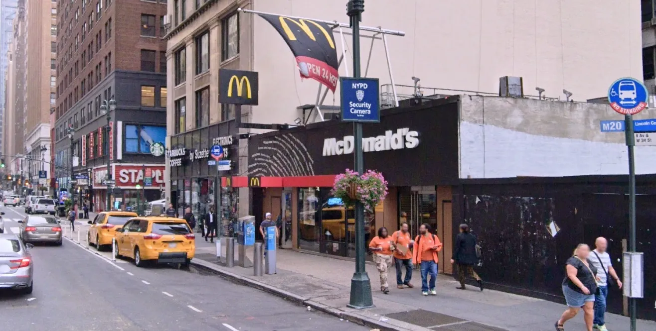 Turista acuchillado en McDonald’s de Nueva York; latino arrestado
