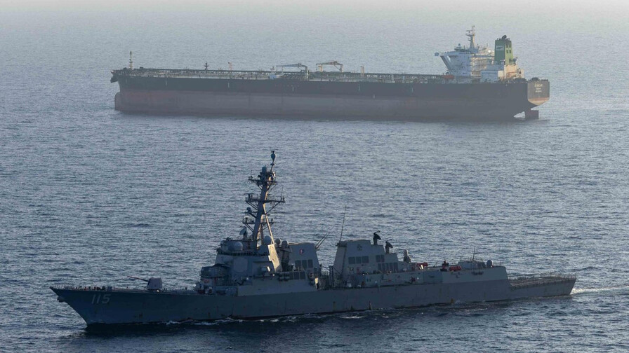 Explosión “en inmediaciones” de petrolero en estrecho de Ormuz, cerca de la costa omaní