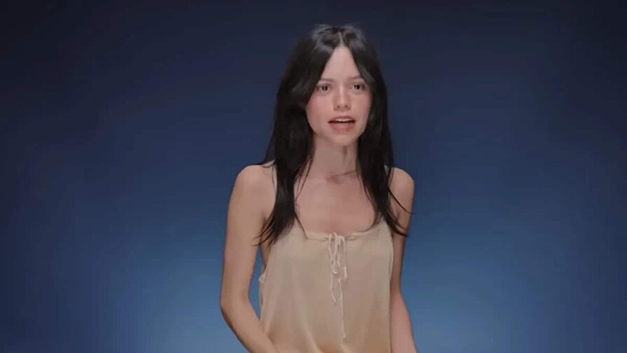 Jenna Ortega reaparece y su delgadez genera preocupación entre sus seguidores