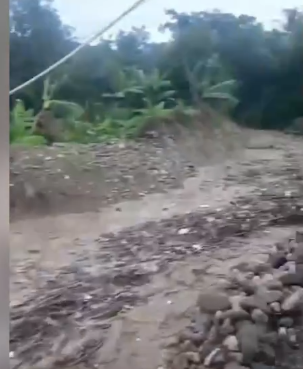 Crecida de arroyo Lima afecta los trabajos del puente de Villa Los Indios en Padre Las Casas