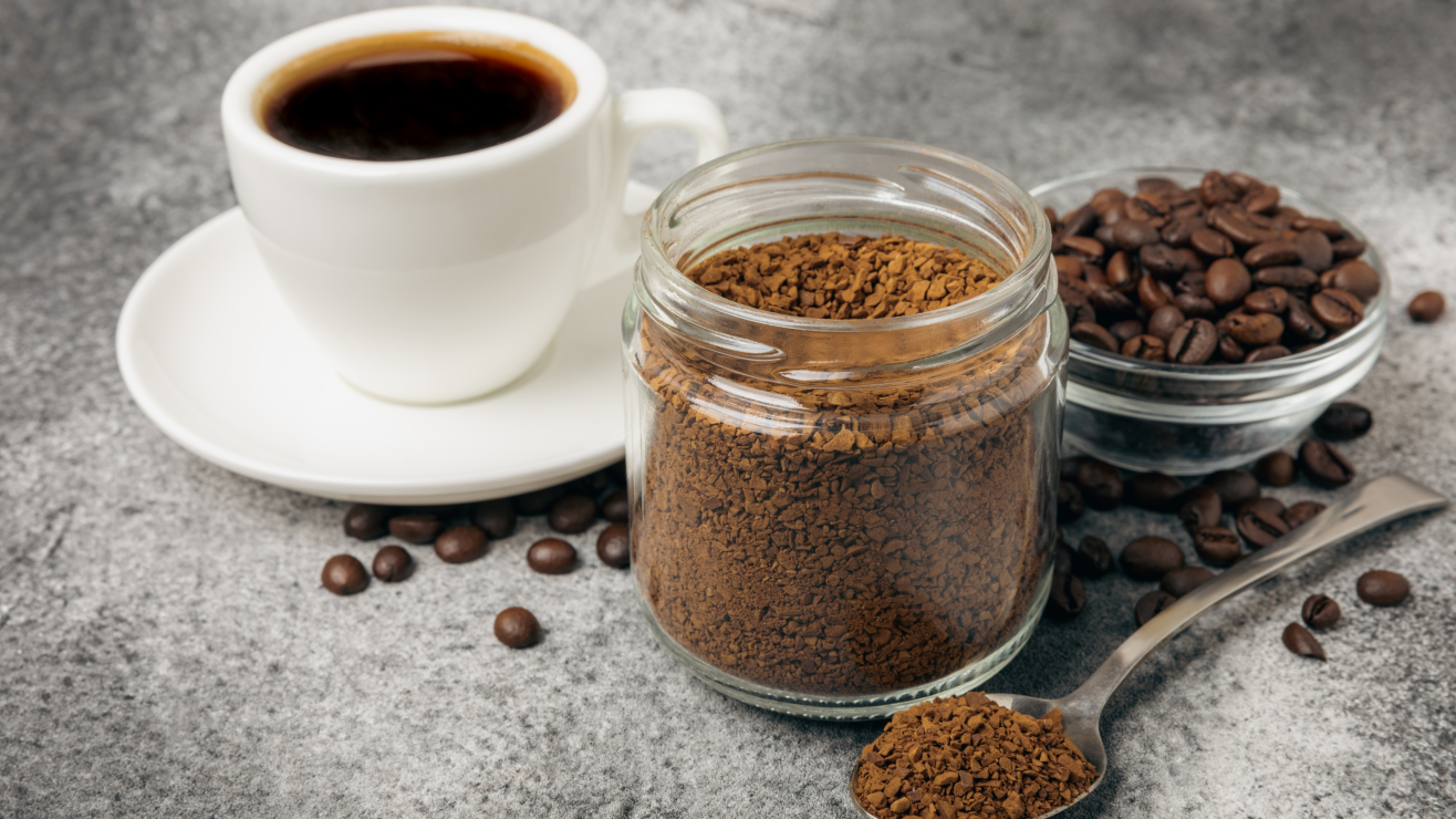 Lo que nadie te dice del cafĆ© descafeinado: ĀæcuĆ”nta cafeĆna tomas sin darte cuenta?