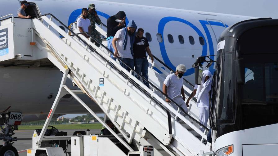 Fallo en EE. UU. pone bajo examen los traslados de migrantes hacia RD