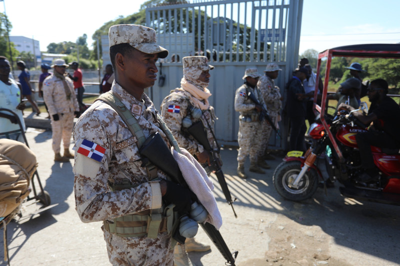 Ante violentos combates en Haití, frontera por Dajabón se mantiene militarizada