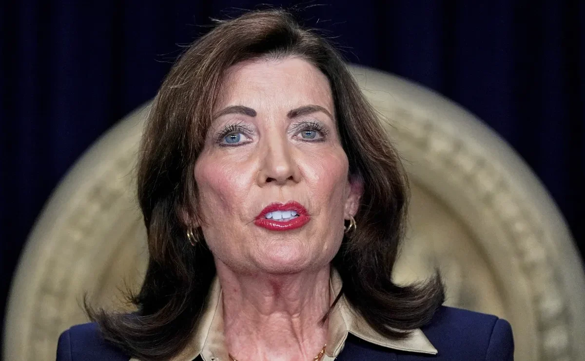 Kathy Hochul cuestiona a la policía por omitir datos clave en la violación de Cornell