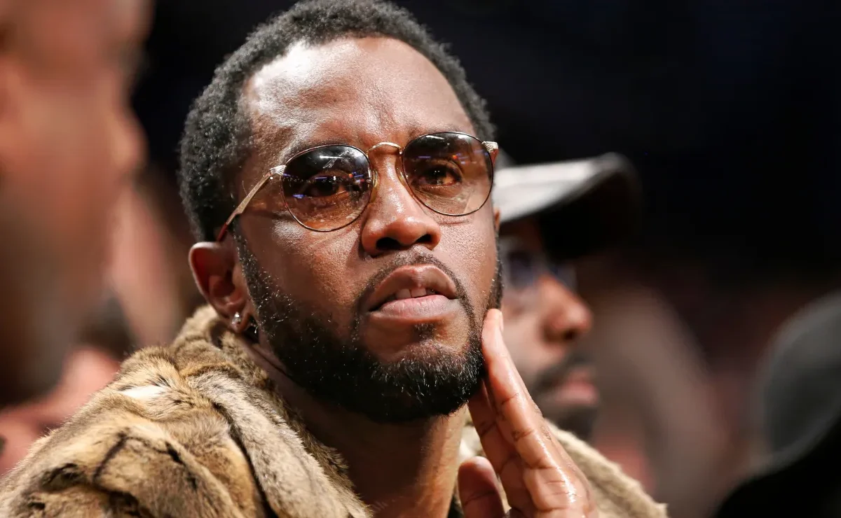 “Diddy” Combs está en aislamiento de nuevo tras denuncias de uso de celulares y alcohol en prisión