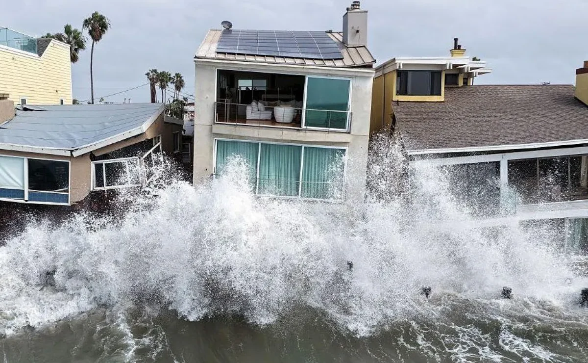 Olas de hasta cinco metros golpean la costa de México y California