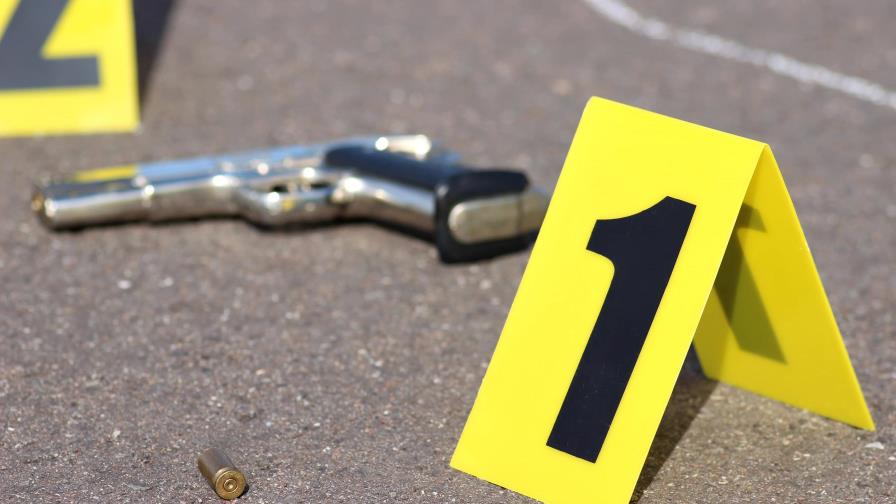 Policía mata a hombre en el ensanche La Paz; lo buscaba por dos órdenes de arresto